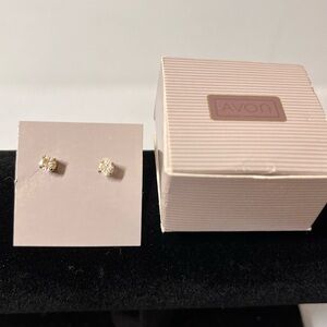 New Avon Rhinestone Earrings. Studs.